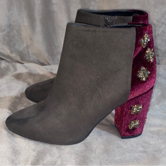 Anthropologie Farylrobin Jeweled
Teigan Booties Elegant Booties women’s size 9 - Picture 1 of 10